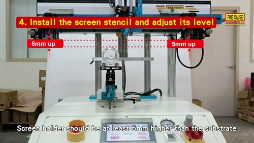 Adjust screen holder of the screen printer