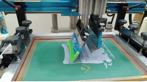 Patented Magnetic Squeegee Clamp (Patent No. M390871)
